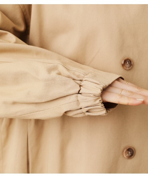 RODEO CROWNS WIDE BOWL（ロデオクラウンズワイドボウル）の「袖ボリュームスタンドカラーコート（トレンチコート・レディース・ベージュ/ライトカーキ/グレー系その他・FREE）」の13枚目の写真