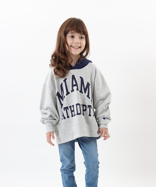 Champion(チャンピオン)の「【Champion/チャンピオン】キッズ リバースウィーブ(R) フーデッドスウェットシャツ(パーカー・キッズ・シルバーグレー/オレンジ/ネイビー・120/110/130/140/100)」の2枚目の写真