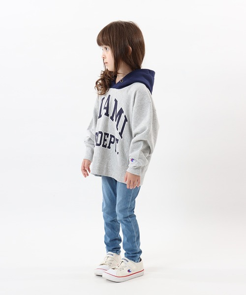 Champion(チャンピオン)の「【Champion/チャンピオン】キッズ リバースウィーブ(R) フーデッドスウェットシャツ(パーカー・キッズ・シルバーグレー/オレンジ/ネイビー・120/110/130/140/100)」の8枚目の写真