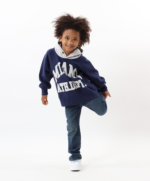 Champion(チャンピオン)の「【Champion/チャンピオン】キッズ リバースウィーブ(R) フーデッドスウェットシャツ(パーカー・キッズ・シルバーグレー/オレンジ/ネイビー・120/110/130/140/100)」の18枚目の写真