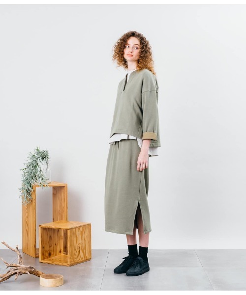 SIPULI(シプリ)の「Organic Cotton Ratch pile Vネックスウェット(スウェット・レディース・アイボリー/カーキ・2/3)」の3枚目の写真