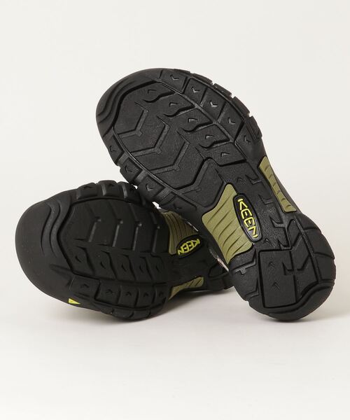 KEEN（キーン）の「NEWPORT RETRO / ニューポート レトロ / メンズ サンダル（サンダル・メンズ・マルチ・28cm/27cm/29cm/25cm/25.5cm/26cm/28.5cm/26.5cm/27.5cm）」の3枚目の写真