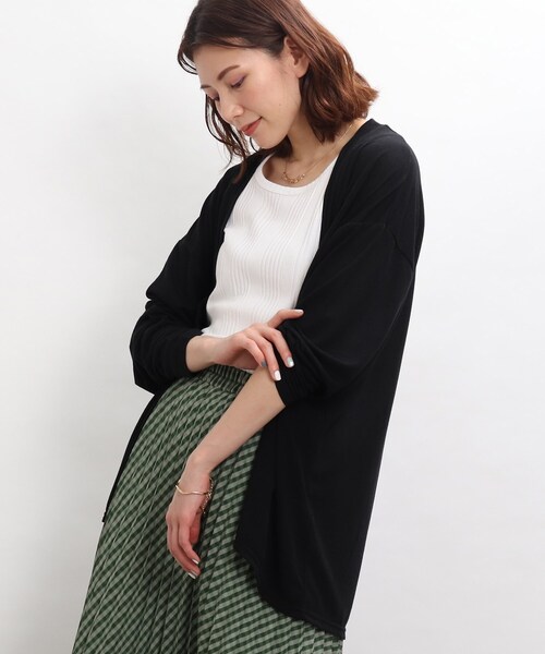 SHOO・LA・RUE(シューラルー)の「◆梨地トッパーカーディガン(カーディガン/ボレロ・レディース・ホワイト系/ベージュ/ピンク系/ブラック・03/04/02)」の3枚目の写真