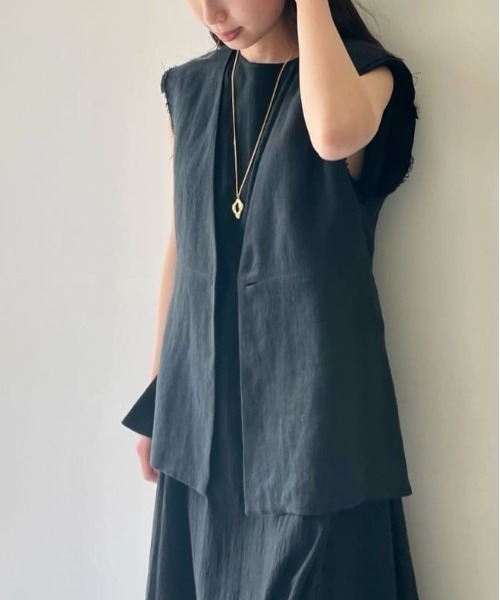 Whim Gazette（ウィムガゼット）の「リネンVネックジレ（ベスト）」 - WEAR