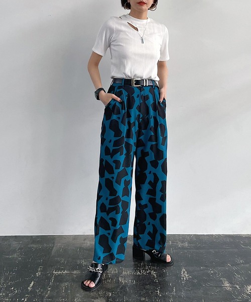 PAGEBOY（ページボーイ）の「スリットオープンリブプルオーバー（Tシャツ/カットソー・レディース・ブラック/オフホワイト/ホワイト系その他/ターコイズブルー・FREE）」の6枚目の写真