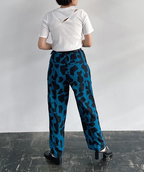 PAGEBOY（ページボーイ）の「スリットオープンリブプルオーバー（Tシャツ/カットソー・レディース・ブラック/オフホワイト/ホワイト系その他/ターコイズブルー・FREE）」の7枚目の写真