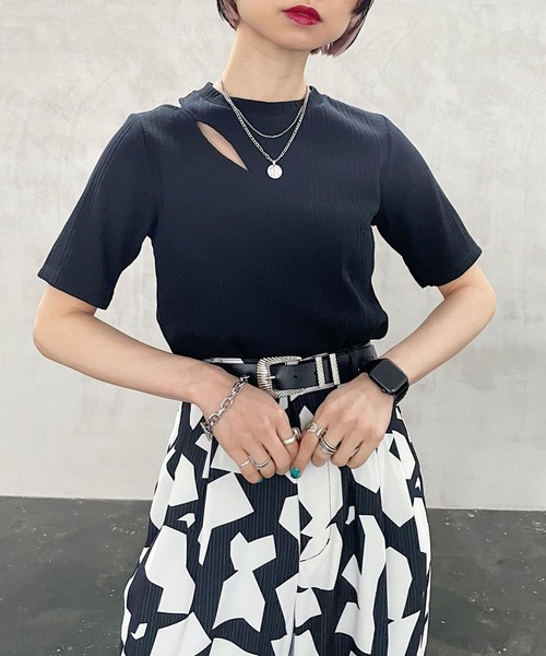 PAGEBOY（ページボーイ）の「スリットオープンリブプルオーバー（Tシャツ/カットソー・レディース・ブラック/オフホワイト/ホワイト系その他/ターコイズブルー・FREE）」の13枚目の写真