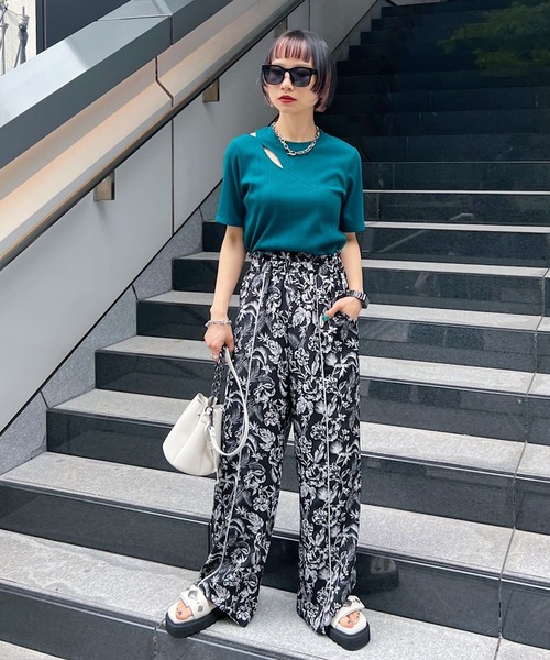 PAGEBOY（ページボーイ）の「スリットオープンリブプルオーバー（Tシャツ/カットソー・レディース・ブラック/オフホワイト/ホワイト系その他/ターコイズブルー・FREE）」の22枚目の写真