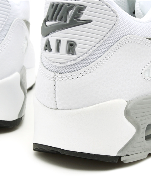 CIAOPANIC（チャオパニック）の「【NIKE】エアマックス90エッセンシ（スニーカー・レディース・ホワイト/ネイビー・25/23/24）」の8枚目の写真