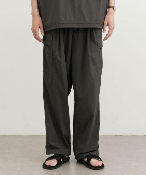 URBAN RESEARCH(アーバンリサーチ)の「AIR NYLON イージーカーゴパンツ(その他パンツ・メンズ・チャコールグレー/ブラック・SMALL/X-LARGE/MEDIUM/LARGE)」の7枚目の写真