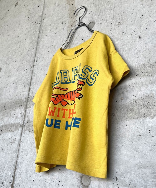 Life Support Products（ライフサポートプロダクツ）の「デイリープリントT（80～150cm）（Tシャツ/カットソー・キッズ・サンドベージュ/グレー系その他/ピンク/キナリ/グリーン/オフホワイト/ホワイト/パープル/グレー/ブルー/レッド/グレー系その他2/ブラック/ベージュ/アイボリー/マスタード/カーキ/ネイビー/オレンジ/チャコール・90/110/130/95/140/120/80/100/150）」の18枚目の写真