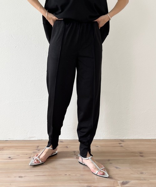 wee9s（ウィークス）の「center line ponte pants / センターラインポンチパンツ（スウェットパンツ・レディース・ブラック/ブラウン/カーキ/アイボリー・FREE）」の7枚目の写真