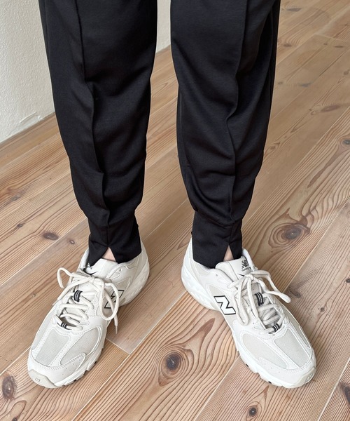 wee9s（ウィークス）の「center line ponte pants / センターラインポンチパンツ（スウェットパンツ・レディース・ブラック/ブラウン/カーキ/アイボリー・FREE）」の10枚目の写真