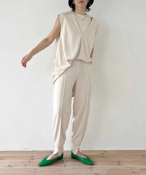 wee9s（ウィークス）の「center line ponte pants / センターラインポンチパンツ（スウェットパンツ・レディース・ブラック/ブラウン/カーキ/アイボリー・FREE）」の15枚目の写真