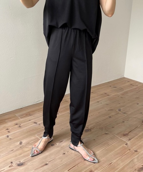 wee9s（ウィークス）の「center line ponte pants / センターラインポンチパンツ（スウェットパンツ・レディース・ブラック/ブラウン/カーキ/アイボリー・FREE）」の9枚目の写真