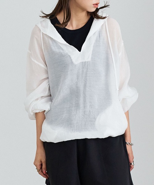 KOBE LETTUCE(コウベレタス)の「シアーフーディトップス(パーカー・レディース・オフホワイト/ベージュ/カーキ/ブラック系・FREE)」の2枚目の写真