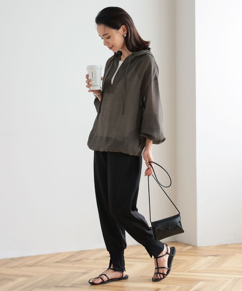 KOBE LETTUCE(コウベレタス)の「シアーフーディトップス(パーカー・レディース・オフホワイト/ベージュ/カーキ/ブラック系・FREE)」の6枚目の写真