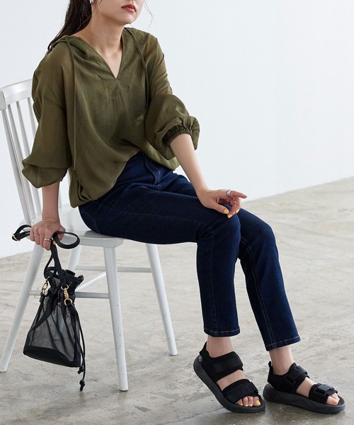 KOBE LETTUCE(コウベレタス)の「シアーフーディトップス(パーカー・レディース・オフホワイト/ベージュ/カーキ/ブラック系・FREE)」の8枚目の写真