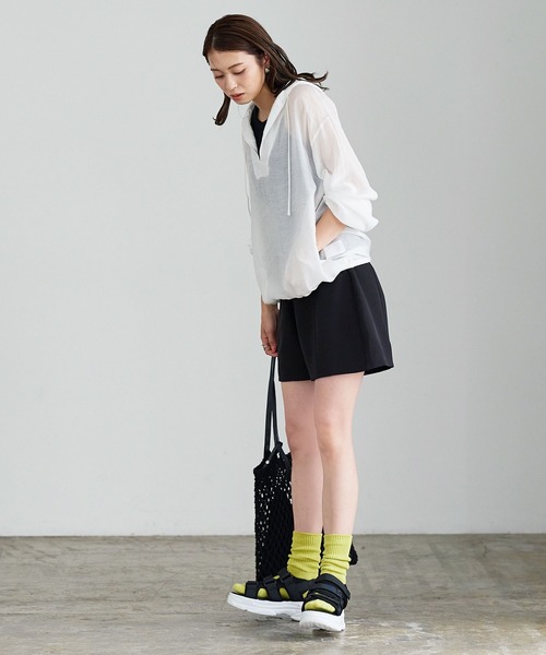 KOBE LETTUCE(コウベレタス)の「シアーフーディトップス(パーカー・レディース・オフホワイト/ベージュ/カーキ/ブラック系・FREE)」の9枚目の写真