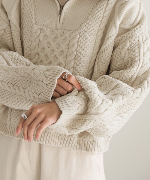 select MOCA（セレクトモカ）の「ハーフジップランダムケーブル編み