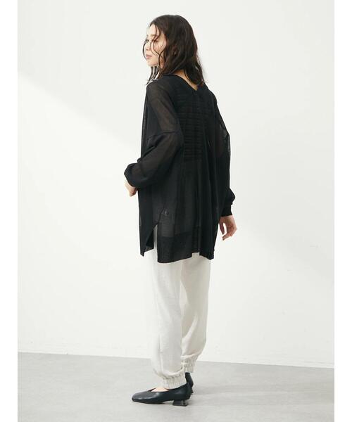 Green　Parks（グリーンパークス）の「洗えるVネックニットカーデ（カーディガン/ボレロ・レディース・ブラック/ブラウン/ブルー/アイボリー・FREE）」の16枚目の写真