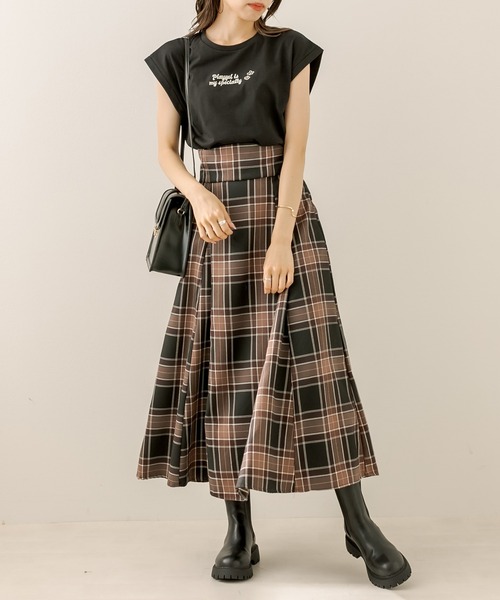 OLIVE des OLIVE（オリーブデオリーブ）の「フレンチスリーブＴシャツ（Tシャツ/カットソー・レディース・ブラック/ブラウン/オフホワイト/ラベンダー・FREE）」の10枚目の写真