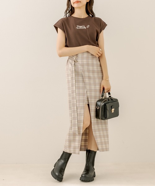 OLIVE des OLIVE（オリーブデオリーブ）の「フレンチスリーブＴシャツ（Tシャツ/カットソー・レディース・ブラック/ブラウン/オフホワイト/ラベンダー・FREE）」の16枚目の写真