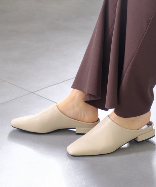 AmiAmi(アミアミ)の「スクエアトゥミュール(パンプス・レディース・ベージュ/ブラック/キャメル/アイボリー/チョコ/ブラック系その他/オートミール・L/LL/M/S)」の6枚目の写真