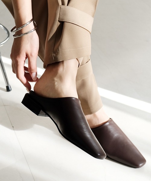 AmiAmi(アミアミ)の「スクエアトゥミュール(パンプス・レディース・ベージュ/ブラック/キャメル/アイボリー/チョコ/ブラック系その他/オートミール・L/LL/M/S)」の4枚目の写真