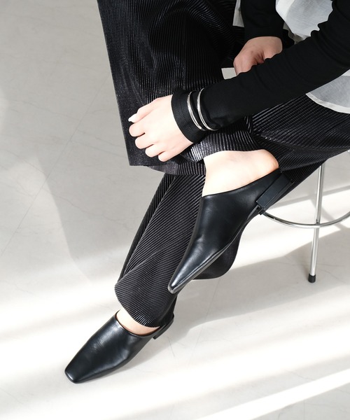 AmiAmi(アミアミ)の「スクエアトゥミュール(パンプス・レディース・ベージュ/ブラック/キャメル/アイボリー/チョコ/ブラック系その他/オートミール・L/LL/M/S)」の16枚目の写真