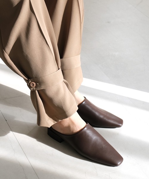 AmiAmi(アミアミ)の「スクエアトゥミュール(パンプス・レディース・ベージュ/ブラック/キャメル/アイボリー/チョコ/ブラック系その他/オートミール・L/LL/M/S)」の20枚目の写真