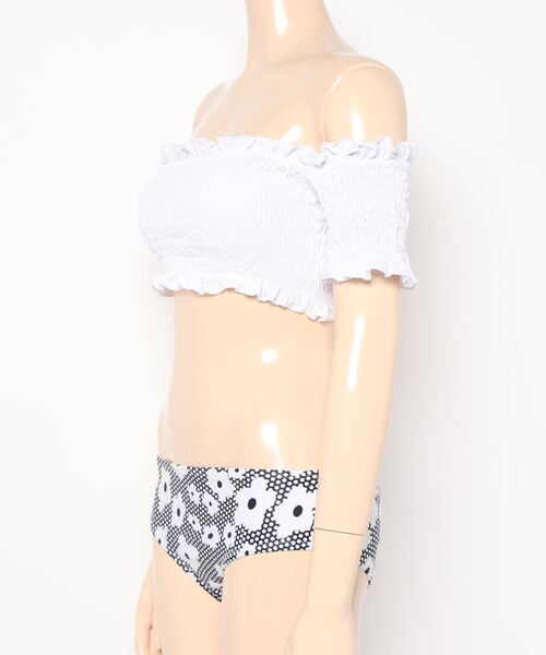 オフショルダーフラワーパンツビキニ（水着）｜Isn't She?（イズントシー）