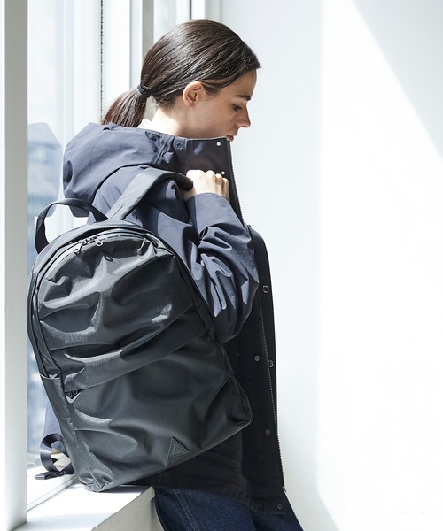 ANONYM CRAFTSMAN DESIGN（アノニムクラフツマンデザイン）の「【ANONYM CRAFTSMAN DESIGN / アノニム クラフツマン デザイン】DAYPACK #01 ECO デイパック（バックパック/リュック・レディース・ブラック/グレー/カーキブラウン/オリーブドラブ・FREE）」の2枚目の写真