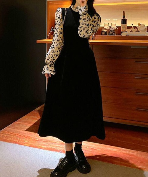 EPICKS(エピックス)の「ドッキングフリルネックロングワンピース(ワンピース・レディース・ブラック・L/XXL/XL/M)」の4枚目の写真