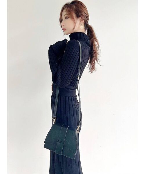 RESEXXY（リゼクシー）の「チェーンハンドルコンパクトバッグ（ハンドバッグ・レディース・ブラック/ブルー/ブラウン・FREE）」の4枚目の写真