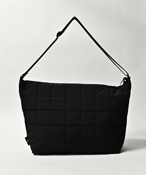 ADAM PATEK(アダムパテック)の「★ADAM PATEK★square quilt BIG shoulder bag(AP2229000)ショルダーバッグ(ショルダーバッグ・メンズ・ブラック/ホワイト/ブルー/カーキ・FREE/フリー)」の8枚目の写真