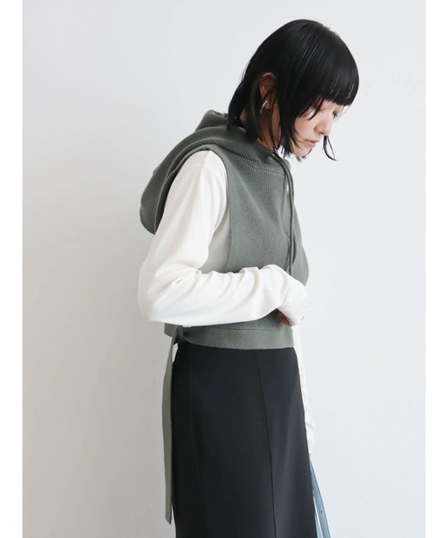 KBF（ケイビーエフ）の「KBF フーディーベスト（ベスト・レディース・ダークグリーン/ベージュ・FREE）」の8枚目の写真