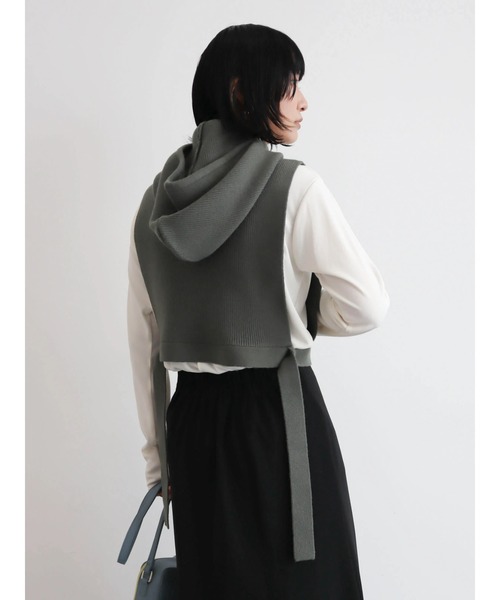 KBF（ケイビーエフ）の「KBF フーディーベスト（ベスト・レディース・ダークグリーン/ベージュ・FREE）」の9枚目の写真