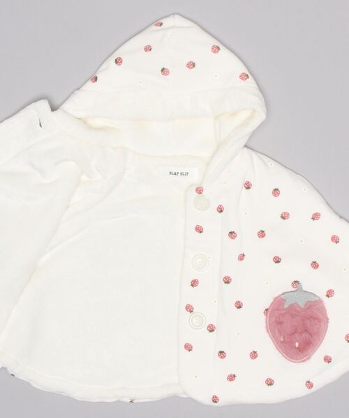 SLAP SLIP BABY（スラップスリップベビー）の「SLAPSLIPBABY/イチゴ花総柄ファーパッチ裏ボアマントベビー(50~90cm)（ポンチョ・キッズ・オフホワイト/ピンク・ONESIZE）」の22枚目の写真