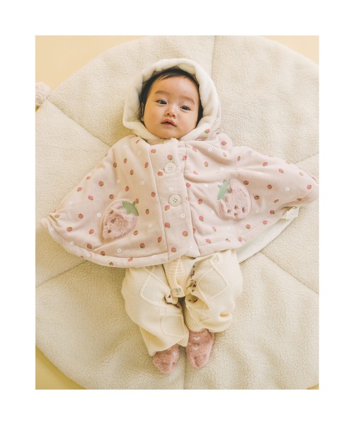 SLAP SLIP BABY（スラップスリップベビー）の「SLAPSLIPBABY/イチゴ花総柄ファーパッチ裏ボアマントベビー(50~90cm)（ポンチョ・キッズ・オフホワイト/ピンク・ONESIZE）」の17枚目の写真