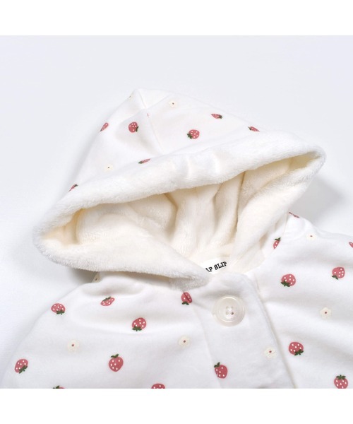 SLAP SLIP BABY（スラップスリップベビー）の「SLAPSLIPBABY/イチゴ花総柄ファーパッチ裏ボアマントベビー(50~90cm)（ポンチョ・キッズ・オフホワイト/ピンク・ONESIZE）」の7枚目の写真