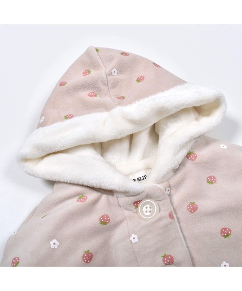 SLAP SLIP BABY（スラップスリップベビー）の「SLAPSLIPBABY/イチゴ花総柄ファーパッチ裏ボアマントベビー(50~90cm)（ポンチョ・キッズ・オフホワイト/ピンク・ONESIZE）」の21枚目の写真