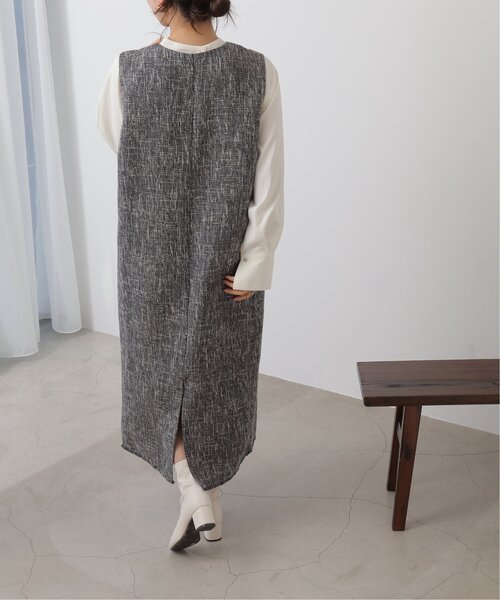 frames RAY CASSIN（フレームスレイカズン）の「ミックスツイードVネックワンピース（ジャンパースカート・レディース・ブラック/キナリ/ベージュ・FREE）」の4枚目の写真