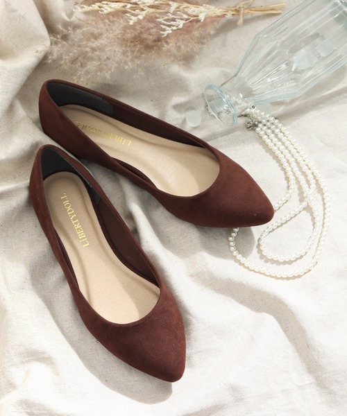 LibertyDoll（リバティードール）の「ポインテッドトゥフラット走れる美脚パンプス（パンプス・レディース・パイソン/ゴールド系その他/その他1/ベージュ系その他/ライトグリーン/ブラック系その他4/ピンクゴールド/ダークブラウン/ベージュ系その他3/シルバー/レオパード/オレンジ/ブラック系その他/グレイッシュベージュ/キャメル/ゼブラ/ブラウン系その他2/ネイビー/サックスブルー/パープル/その他/モスグリーン/シルバー系その他2/ピンク/グリーン系その他/アイボリー/ブラック系その他2/ワイン/チェック/ブラック/ブルー系その他/ベージュ系その他2/ベージュ/ブラック系その他6/ブラウン系その他/グレー/マスタード/シルバー系その他/ブラック系その他7/ブラック系その他5/ホワイト系その他3/ブルー系その他2/ピンクベージュ/レッド/グレー系その他/その他2/ホワイト系その他2/ロイヤルブルー/ホワイト系その他/ゴールド/ゴールド系その他2/ブラウン/ホワイト/ブラック系その他3/ライトブルー/ピンク系その他/イエロー系その他・SS/L/LL/M/4L/XXS/S/3L）」の16枚目の写真