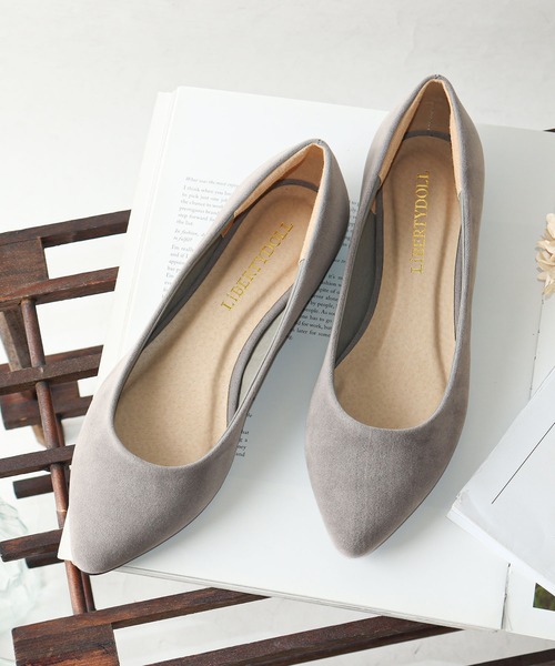 LibertyDoll（リバティードール）の「ポインテッドトゥフラット走れる美脚パンプス（パンプス・レディース・パイソン/ゴールド系その他/その他1/ベージュ系その他/ライトグリーン/ブラック系その他4/ピンクゴールド/ダークブラウン/ベージュ系その他3/シルバー/レオパード/オレンジ/ブラック系その他/グレイッシュベージュ/キャメル/ゼブラ/ブラウン系その他2/ネイビー/サックスブルー/パープル/その他/モスグリーン/シルバー系その他2/ピンク/グリーン系その他/アイボリー/ブラック系その他2/ワイン/チェック/ブラック/ブルー系その他/ベージュ系その他2/ベージュ/ブラック系その他6/ブラウン系その他/グレー/マスタード/シルバー系その他/ブラック系その他7/ブラック系その他5/ホワイト系その他3/ブルー系その他2/ピンクベージュ/レッド/グレー系その他/その他2/ホワイト系その他2/ロイヤルブルー/ホワイト系その他/ゴールド/ゴールド系その他2/ブラウン/ホワイト/ブラック系その他3/ライトブルー/ピンク系その他/イエロー系その他・SS/L/LL/M/4L/XXS/S/3L）」の14枚目の写真