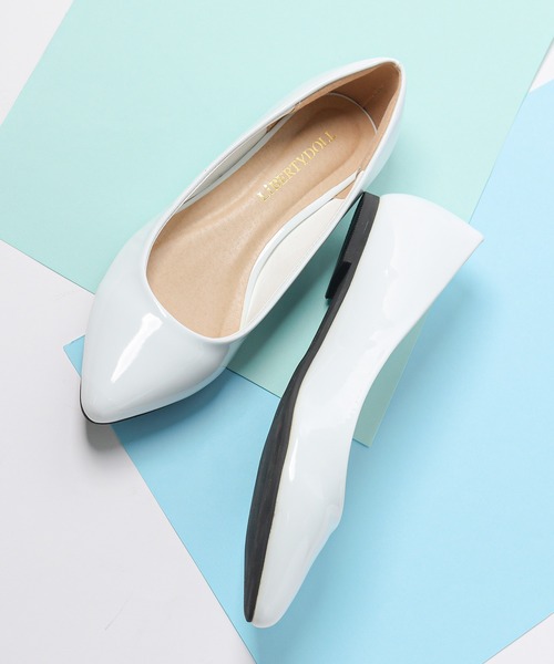 LibertyDoll（リバティードール）の「ポインテッドトゥフラット走れる美脚パンプス（パンプス・レディース・パイソン/ゴールド系その他/その他1/ベージュ系その他/ライトグリーン/ブラック系その他4/ピンクゴールド/ダークブラウン/ベージュ系その他3/シルバー/レオパード/オレンジ/ブラック系その他/グレイッシュベージュ/キャメル/ゼブラ/ブラウン系その他2/ネイビー/サックスブルー/パープル/その他/モスグリーン/シルバー系その他2/ピンク/グリーン系その他/アイボリー/ブラック系その他2/ワイン/チェック/ブラック/ブルー系その他/ベージュ系その他2/ベージュ/ブラック系その他6/ブラウン系その他/グレー/マスタード/シルバー系その他/ブラック系その他7/ブラック系その他5/ホワイト系その他3/ブルー系その他2/ピンクベージュ/レッド/グレー系その他/その他2/ホワイト系その他2/ロイヤルブルー/ホワイト系その他/ゴールド/ゴールド系その他2/ブラウン/ホワイト/ブラック系その他3/ライトブルー/ピンク系その他/イエロー系その他・SS/L/LL/M/4L/XXS/S/3L）」の5枚目の写真