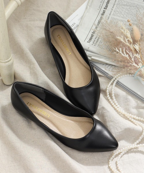 LibertyDoll（リバティードール）の「ポインテッドトゥフラット走れる美脚パンプス（パンプス・レディース・パイソン/ゴールド系その他/その他1/ベージュ系その他/ライトグリーン/ブラック系その他4/ピンクゴールド/ダークブラウン/ベージュ系その他3/シルバー/レオパード/オレンジ/ブラック系その他/グレイッシュベージュ/キャメル/ゼブラ/ブラウン系その他2/ネイビー/サックスブルー/パープル/その他/モスグリーン/シルバー系その他2/ピンク/グリーン系その他/アイボリー/ブラック系その他2/ワイン/チェック/ブラック/ブルー系その他/ベージュ系その他2/ベージュ/ブラック系その他6/ブラウン系その他/グレー/マスタード/シルバー系その他/ブラック系その他7/ブラック系その他5/ホワイト系その他3/ブルー系その他2/ピンクベージュ/レッド/グレー系その他/その他2/ホワイト系その他2/ロイヤルブルー/ホワイト系その他/ゴールド/ゴールド系その他2/ブラウン/ホワイト/ブラック系その他3/ライトブルー/ピンク系その他/イエロー系その他・SS/L/LL/M/4L/XXS/S/3L）」の10枚目の写真