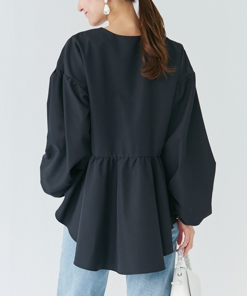 INCEDE（インシード）の「ビッグパール ボリューム袖ペプラムブラウス（シャツ/ブラウス・レディース・ブラック/オフホワイト/サックスブルー・LL/3L/4L/M/L）」の16枚目の写真