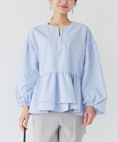 INCEDE（インシード）の「ビッグパール ボリューム袖ペプラムブラウス（シャツ/ブラウス・レディース・ブラック/オフホワイト/サックスブルー・LL/3L/4L/M/L）」の22枚目の写真