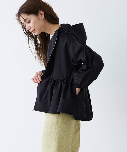 Pierrot（ピエロ）の「フーディバックタックフレアブルゾン（ブルゾン・レディース・ブラック/ベージュ/ターコイズブルー/グレー系その他・M/L）」の2枚目の写真